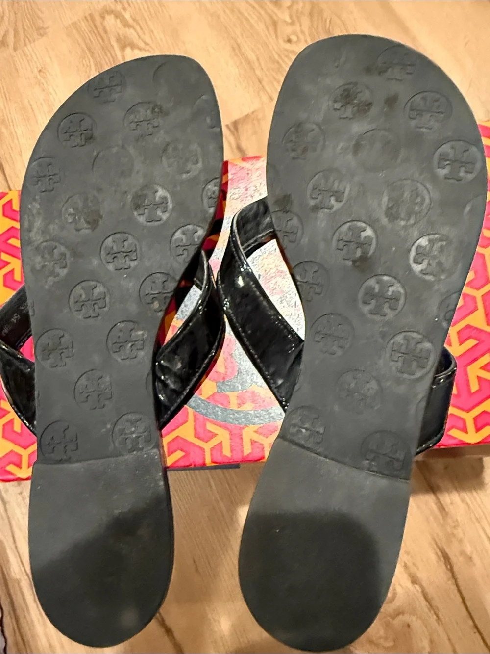 Tory Burch Thora black patent leather thong  9